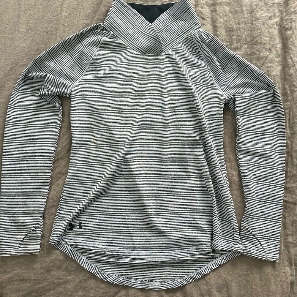 Lightweight underarmour top